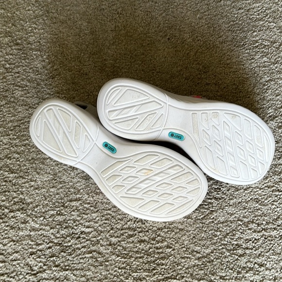B Zees stretch sandals 10 M - Picture 3 of 5